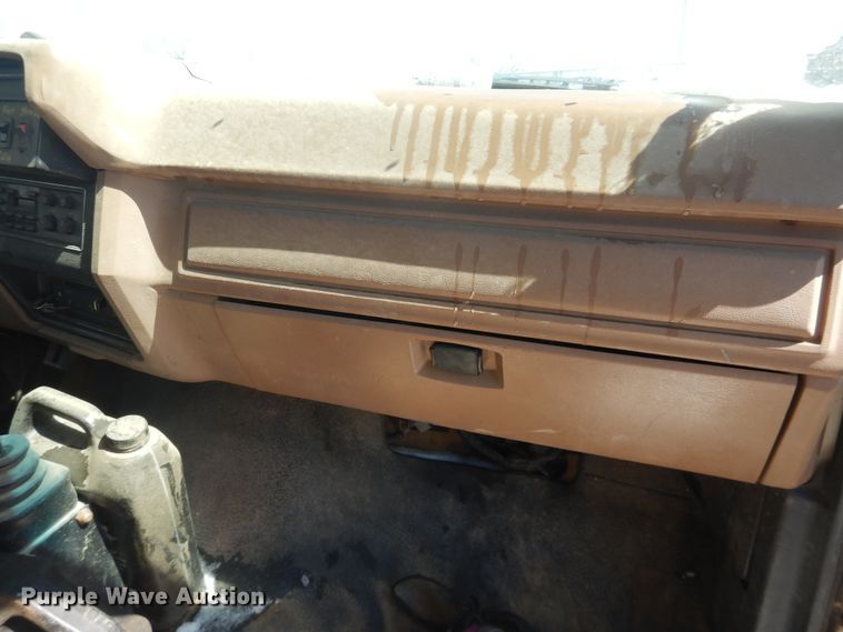 image for item DJ1214 1994 Ford F700  dump truck