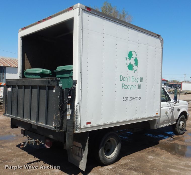 image for item DJ1218 1995 Ford F350  box truck