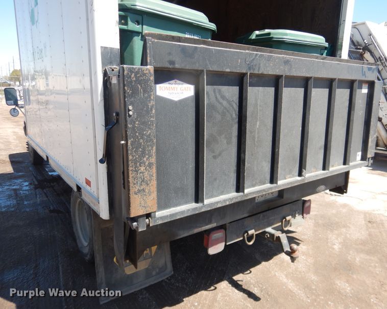 image for item DJ1218 1995 Ford F350  box truck