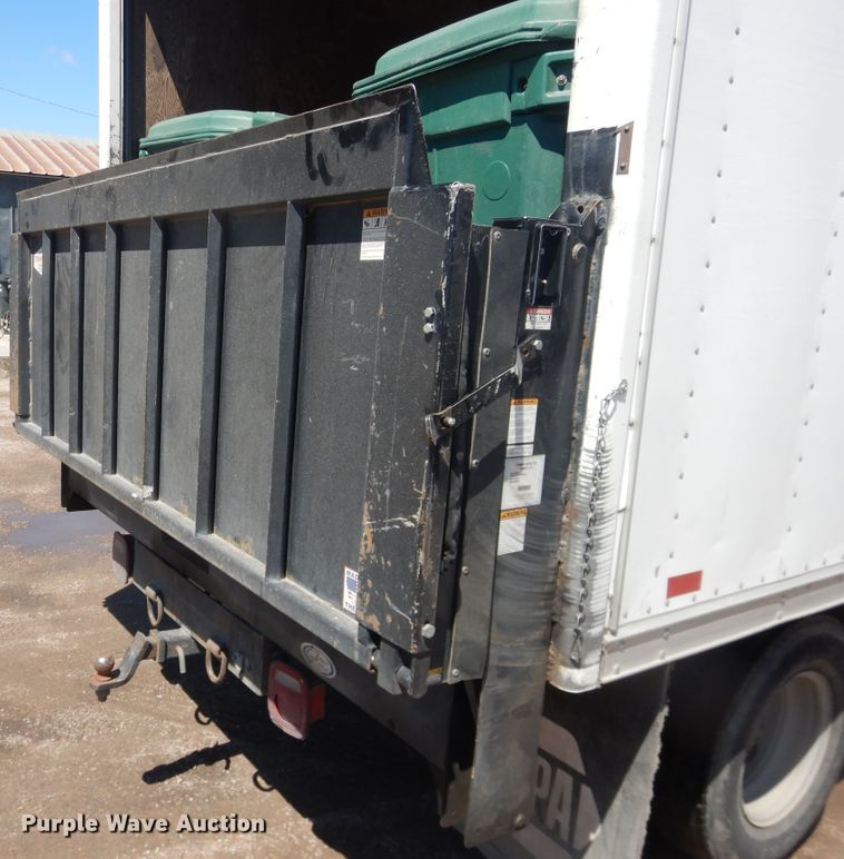 image for item DJ1218 1995 Ford F350  box truck