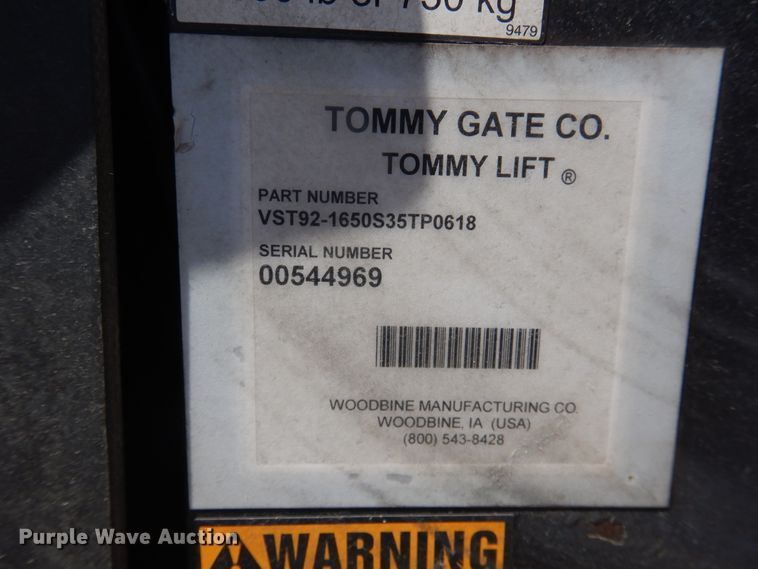 image for item DJ1218 1995 Ford F350  box truck