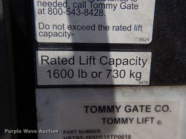 image for item DJ1218 1995 Ford F350  box truck