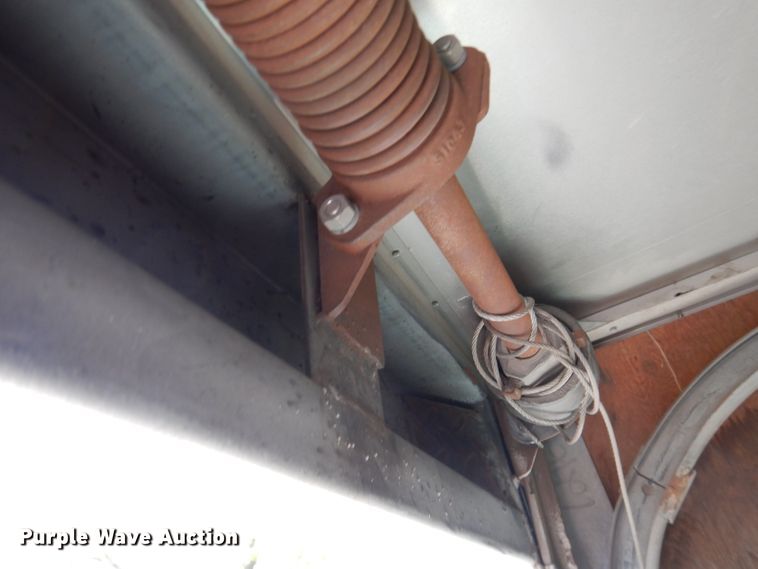 image for item DJ1218 1995 Ford F350  box truck