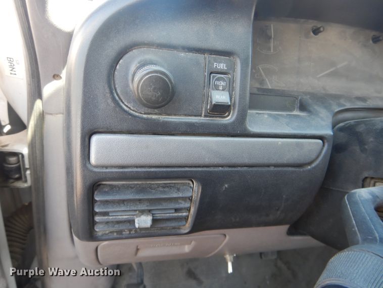 image for item DJ1218 1995 Ford F350  box truck