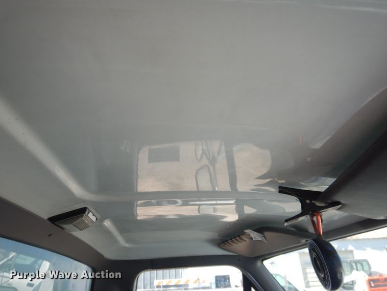 image for item DJ1218 1995 Ford F350  box truck