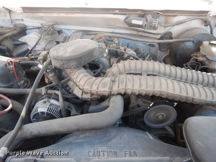 image for item DJ1218 1995 Ford F350  box truck