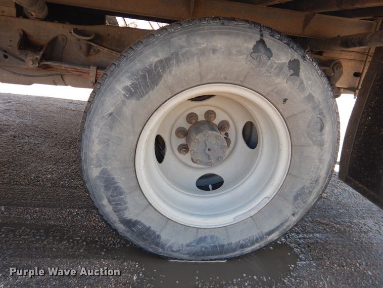 image for item DJ1218 1995 Ford F350  box truck