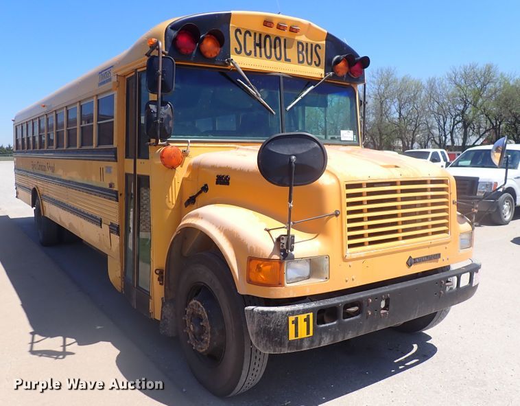 image for item DJ5660 1996 International 3800  Thomas school bus