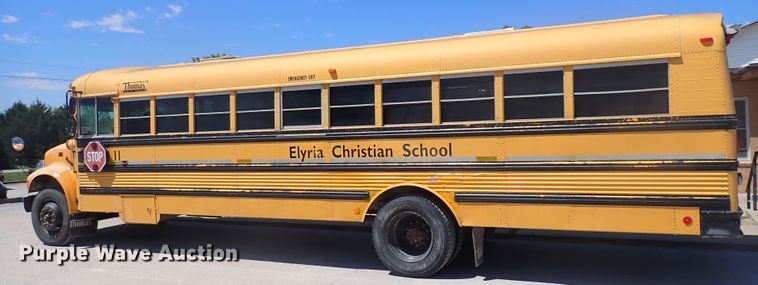 image for item DJ5660 1996 International 3800  Thomas school bus