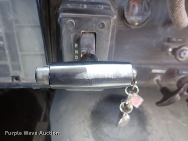 image for item DJ5660 1996 International 3800  Thomas school bus