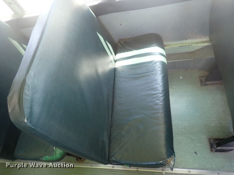 image for item DJ5660 1996 International 3800  Thomas school bus