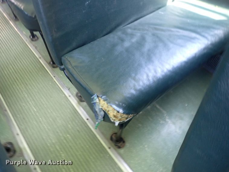 image for item DJ5660 1996 International 3800  Thomas school bus