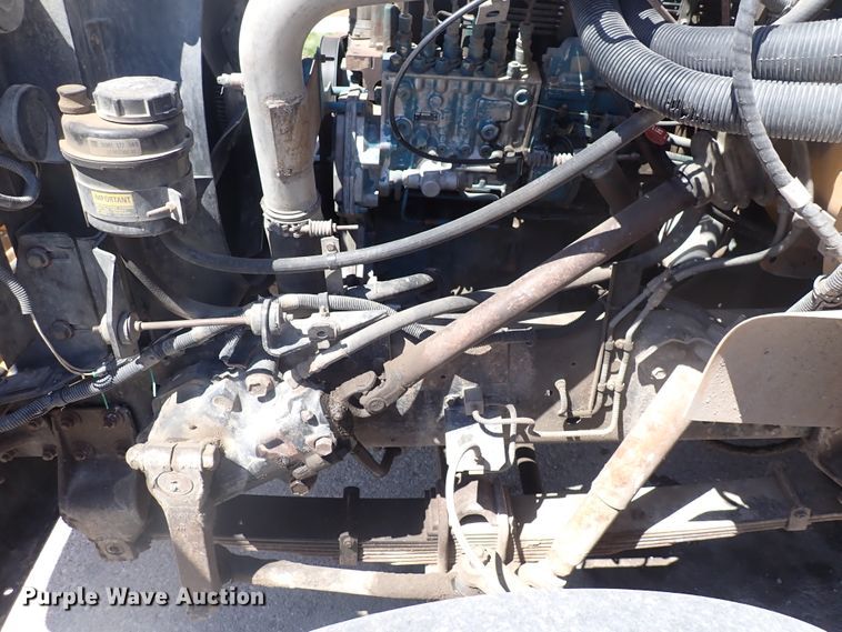 image for item DJ5660 1996 International 3800  Thomas school bus