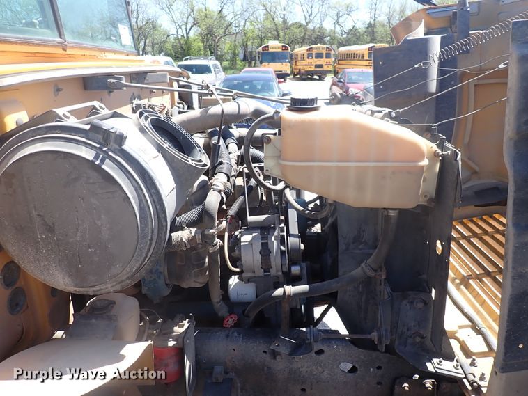 image for item DJ5660 1996 International 3800  Thomas school bus