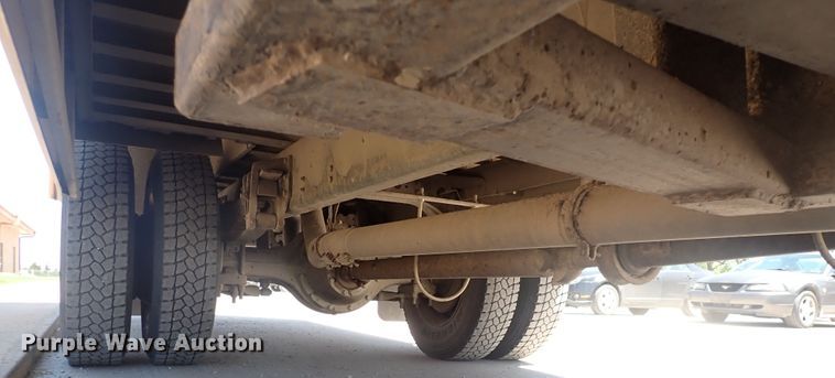 image for item DJ5660 1996 International 3800  Thomas school bus