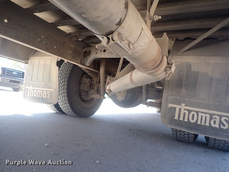 image for item DJ5660 1996 International 3800  Thomas school bus