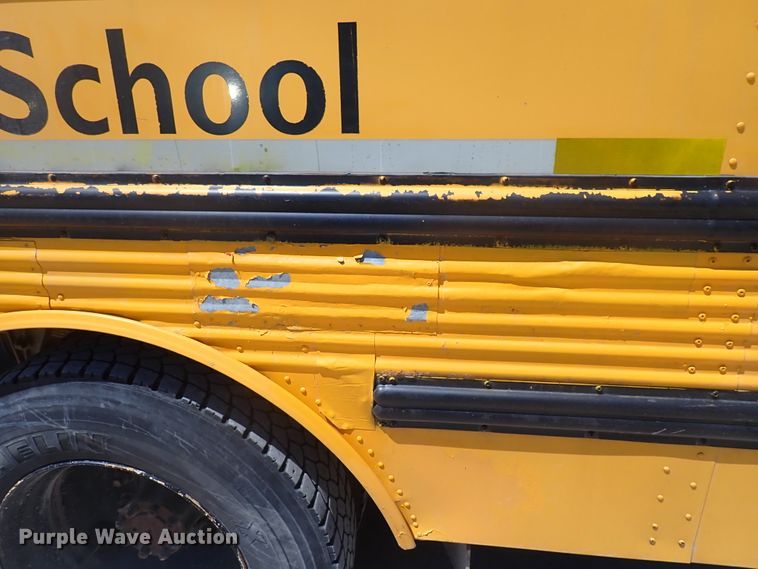 image for item DJ5660 1996 International 3800  Thomas school bus