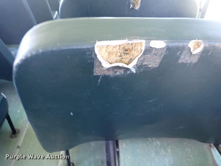 image for item DJ5660 1996 International 3800  Thomas school bus