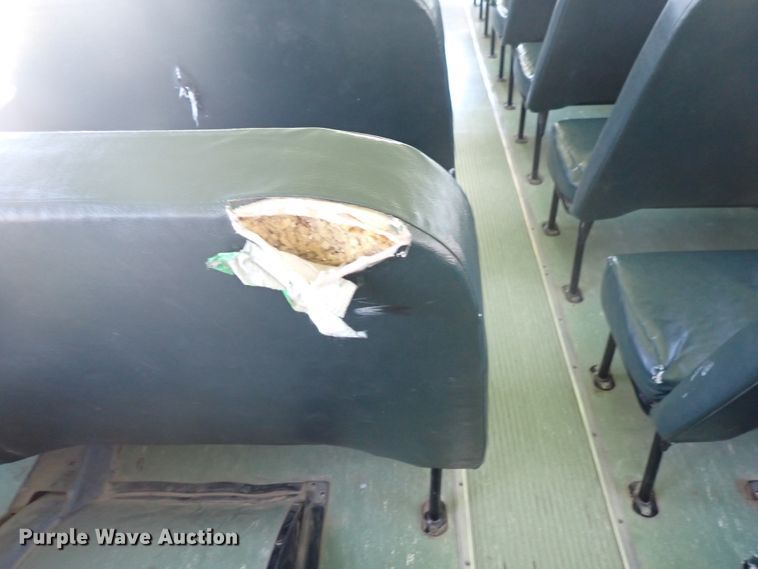 image for item DJ5660 1996 International 3800  Thomas school bus