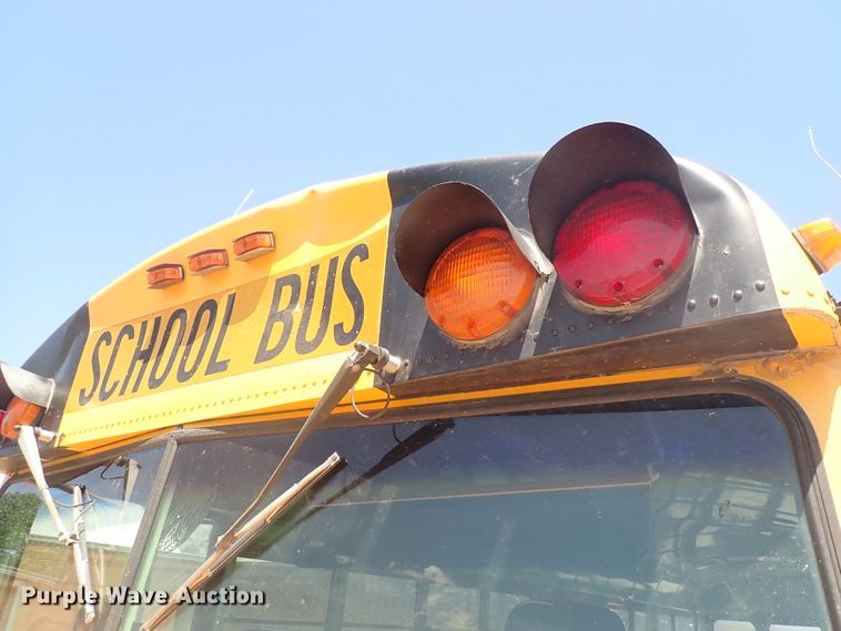 image for item DJ5660 1996 International 3800  Thomas school bus