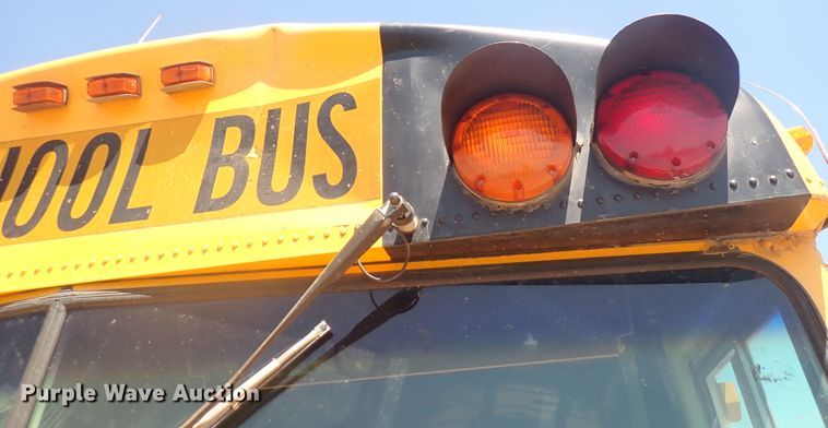 image for item DJ5660 1996 International 3800  Thomas school bus