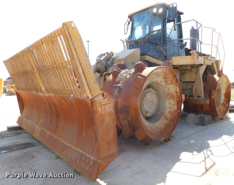 image for item DK8528 2011 Caterpillar 826H  landfill compactor