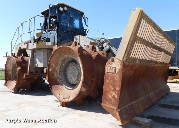 image for item DK8528 2011 Caterpillar 826H  landfill compactor