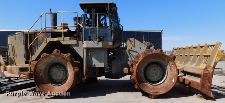 image for item DK8528 2011 Caterpillar 826H  landfill compactor