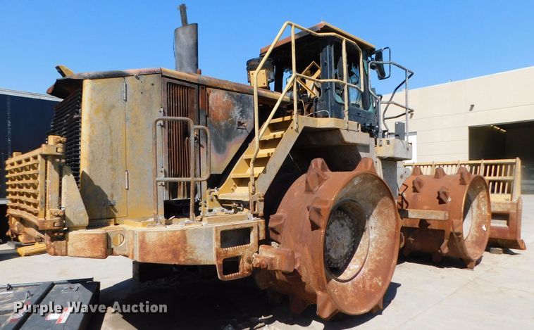 image for item DK8528 2011 Caterpillar 826H  landfill compactor
