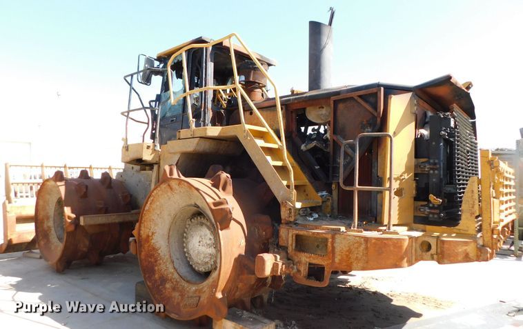 image for item DK8528 2011 Caterpillar 826H  landfill compactor