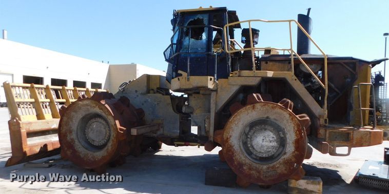 image for item DK8528 2011 Caterpillar 826H  landfill compactor