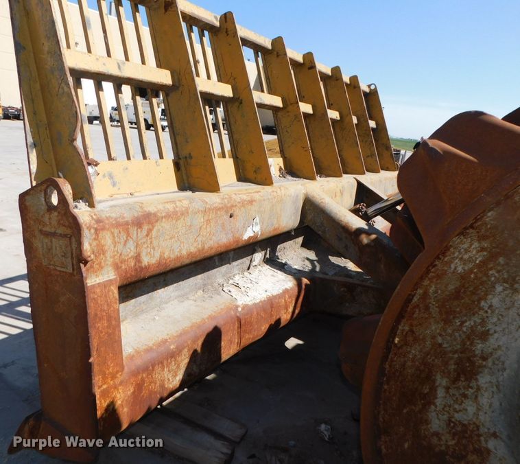 image for item DK8528 2011 Caterpillar 826H  landfill compactor