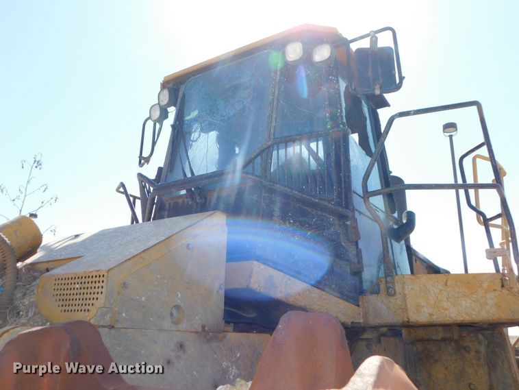 image for item DK8528 2011 Caterpillar 826H  landfill compactor