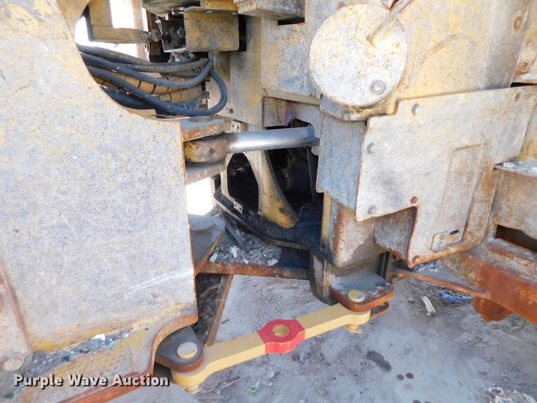 image for item DK8528 2011 Caterpillar 826H  landfill compactor