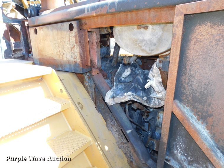 image for item DK8528 2011 Caterpillar 826H  landfill compactor