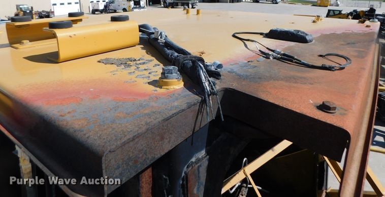 image for item DK8528 2011 Caterpillar 826H  landfill compactor