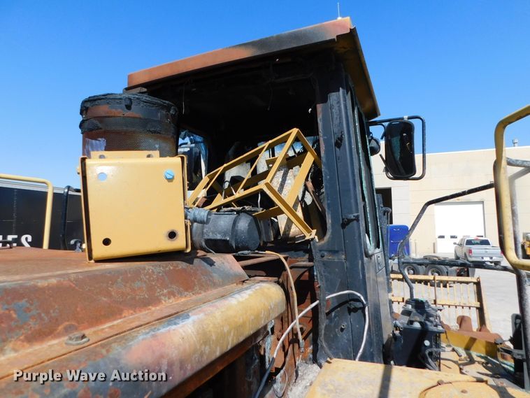 image for item DK8528 2011 Caterpillar 826H  landfill compactor