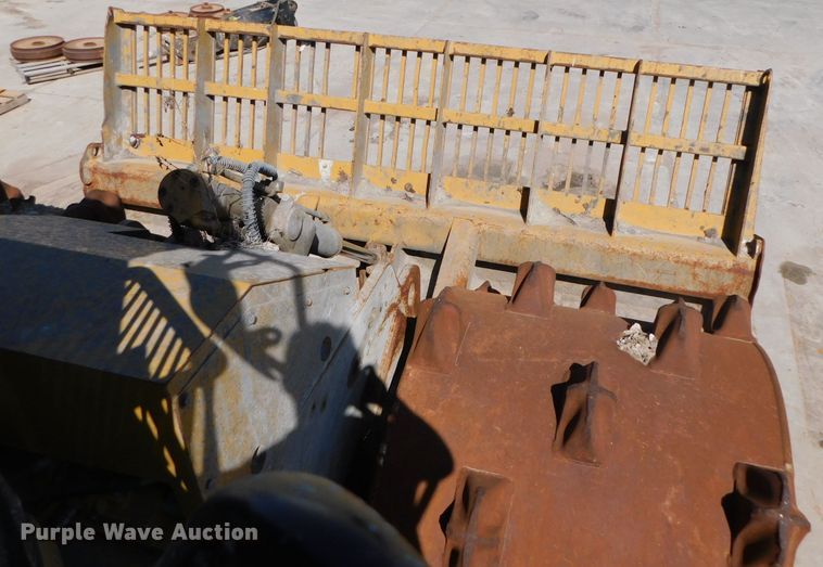 image for item DK8528 2011 Caterpillar 826H  landfill compactor