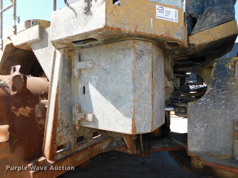 image for item DK8528 2011 Caterpillar 826H  landfill compactor