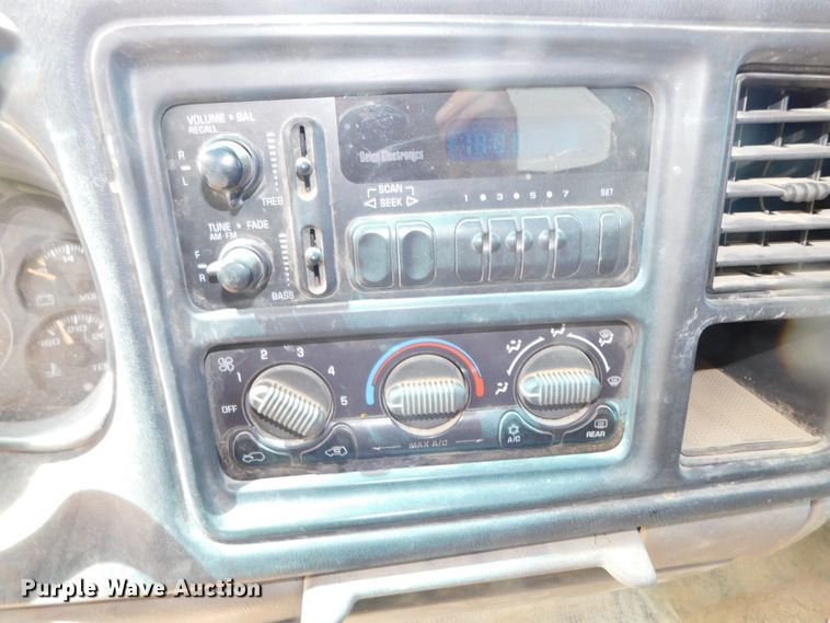 image for item DK8529 2001 Chevrolet Tahoe  SUV