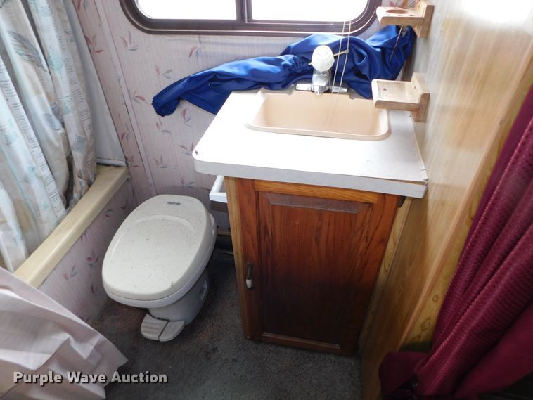 image for item DK8535 1986 Ford E350  RV