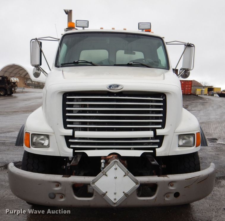 image for item DL2796 1998 Ford Louisville  oil distributor truck