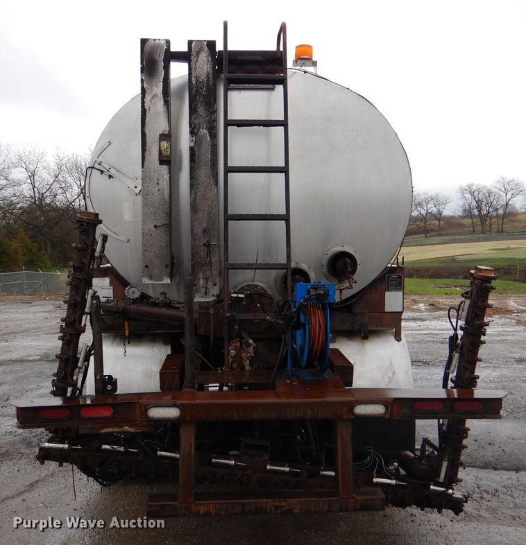 image for item DL2796 1998 Ford Louisville  oil distributor truck