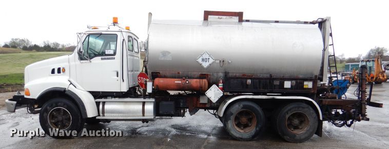 image for item DL2796 1998 Ford Louisville  oil distributor truck