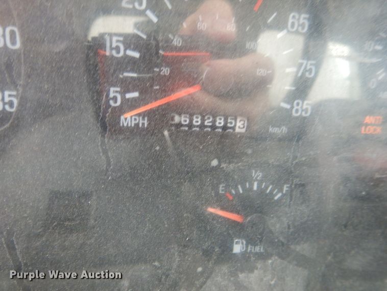 image for item DL2796 1998 Ford Louisville  oil distributor truck