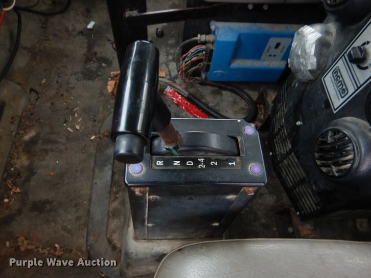 image for item DL2796 1998 Ford Louisville  oil distributor truck