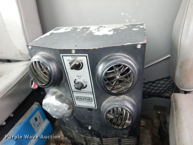 image for item DL2796 1998 Ford Louisville  oil distributor truck