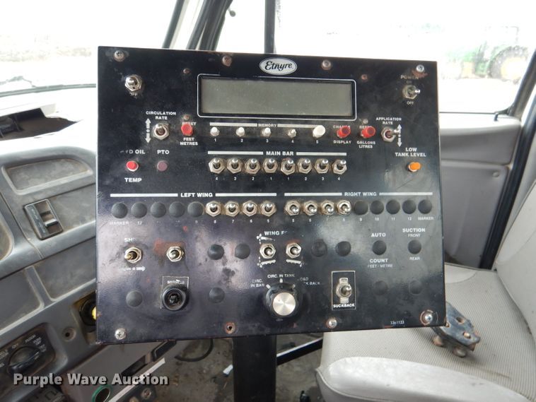 image for item DL2796 1998 Ford Louisville  oil distributor truck