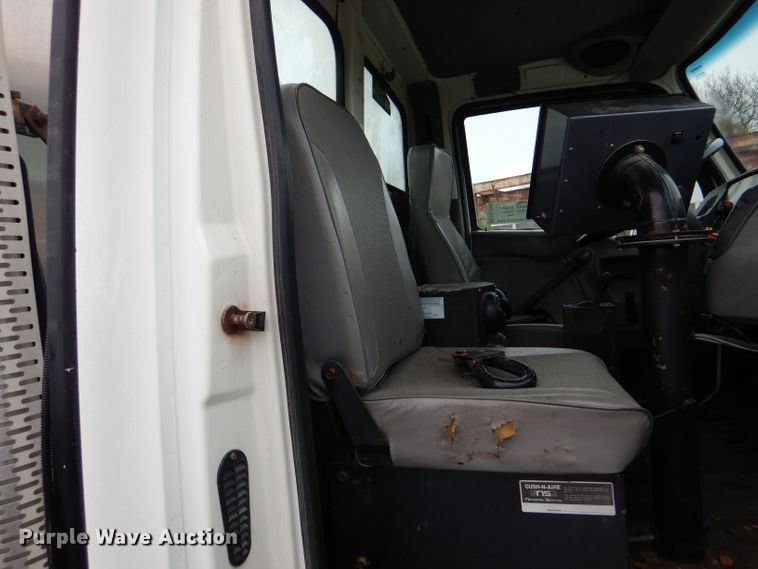 image for item DL2796 1998 Ford Louisville  oil distributor truck