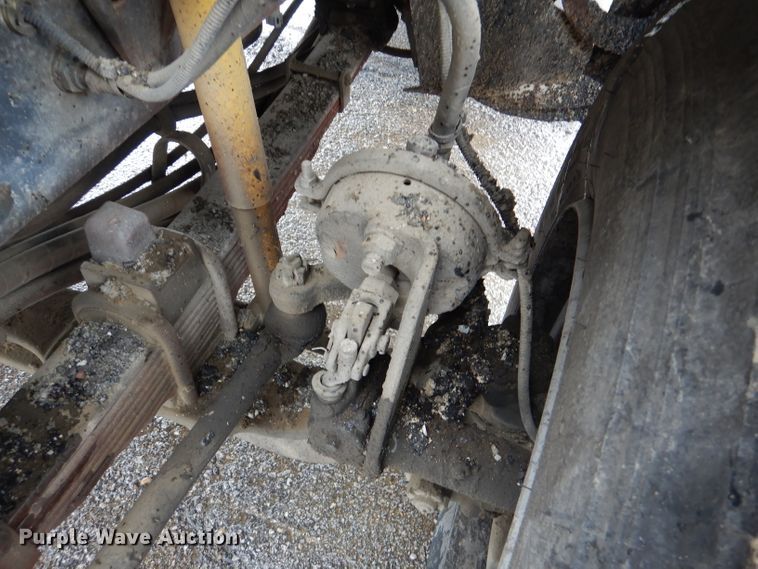 image for item DL2796 1998 Ford Louisville  oil distributor truck